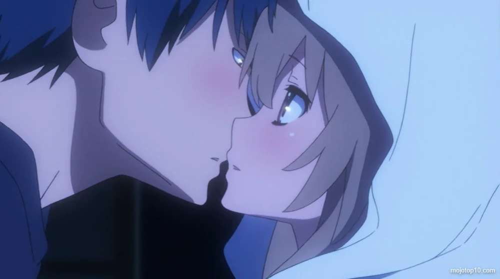 Taiga and Ryuuji kiss (Toradora)